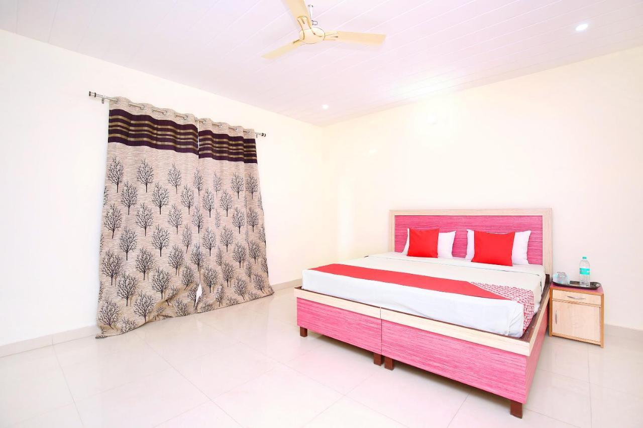Oyo Flagship Armaan Resort Shāhpur Extérieur photo