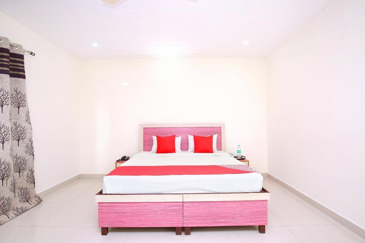 Oyo Flagship Armaan Resort Shāhpur Extérieur photo